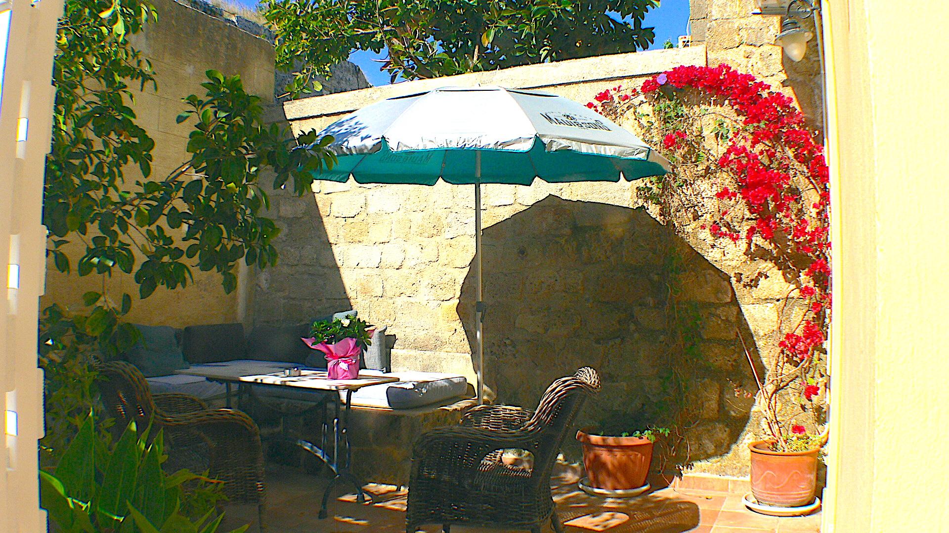 Maison Roxanne in the medieval city of Rhodes with garden ,close to the beach